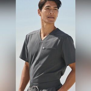 Men’s L Fabletics Gray scrub top NWOT
